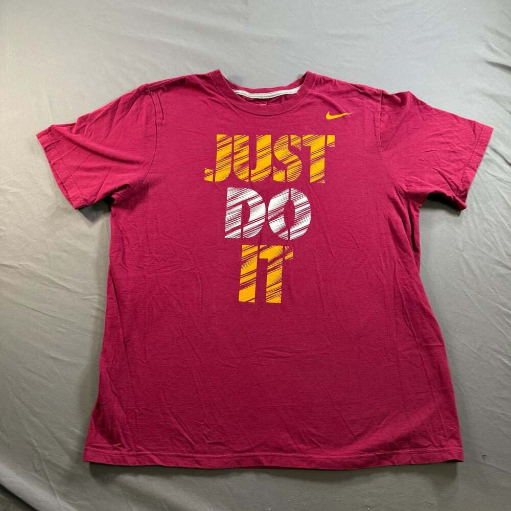 Nike Just Do It Red Graphic T-Shirt Men’s Large Swoosh Athletic Tee